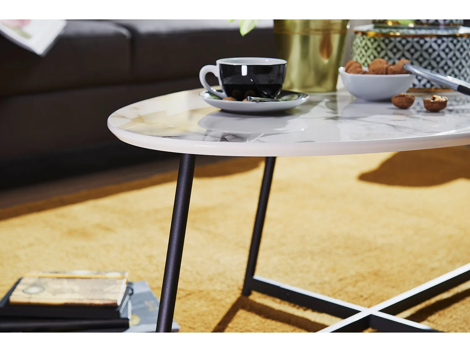 table basse table de salon ovale aspect marbre table d'appoint blanche en métal