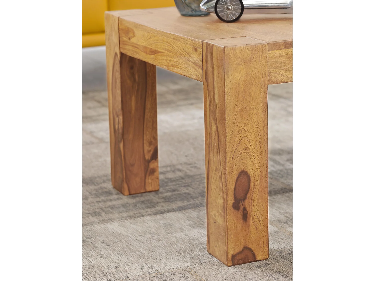 Massiver Couchtisch 60 cm Holz Tisch Massiv Wohnzimmertisch Beistelltisch