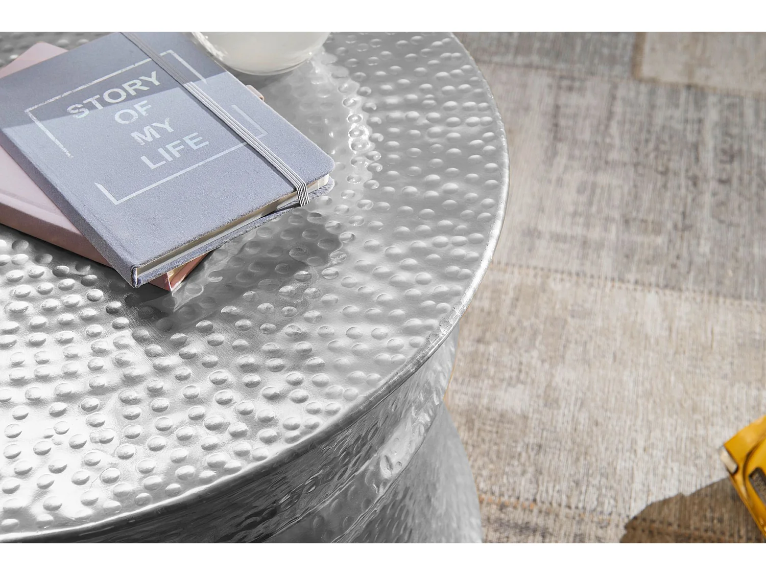 Couchtisch Wohnzimmertisch Sofatisch rund Hammerschlag Metall Alu Modern