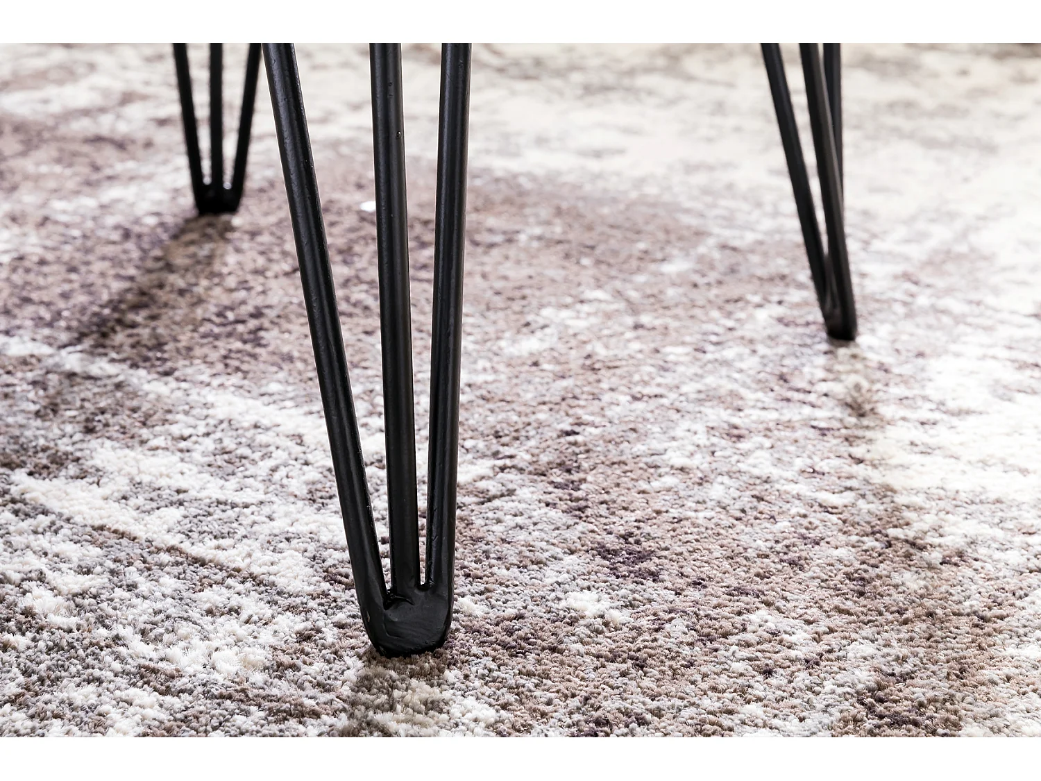 Couchtisch Baumkante 56x38x51 cm Sheesham Massivholz Metallbeine Wohnzimmertisch