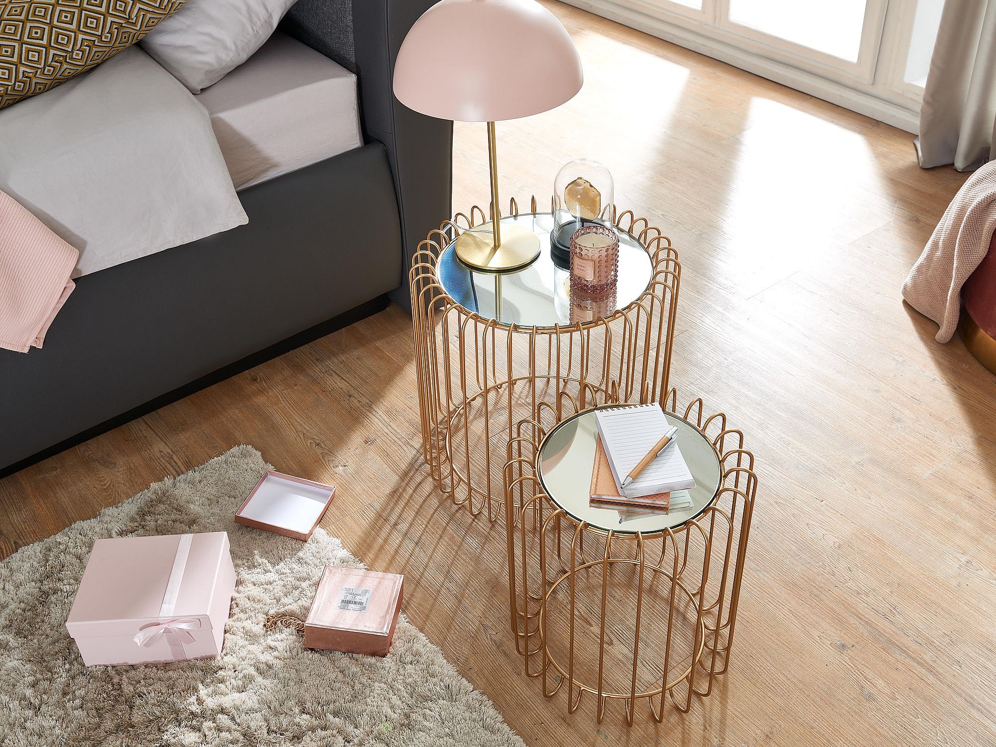 Tavolino Da Caffè In Vetro Temperato - 106x50x45 Cm - 2 Ripiani - Struttura Metallo - Dorato - Foto 10