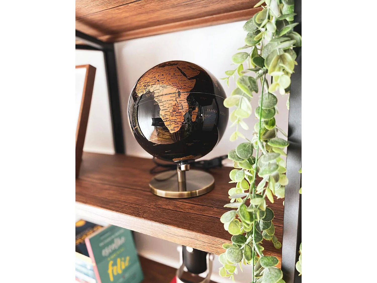 Globe LED MAGELLAN Noir 32 cm