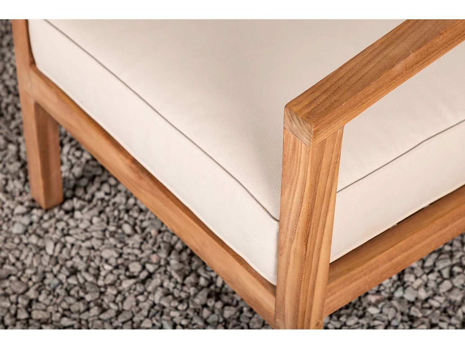 Cuscino da giardino Cushio per sedia color crema.