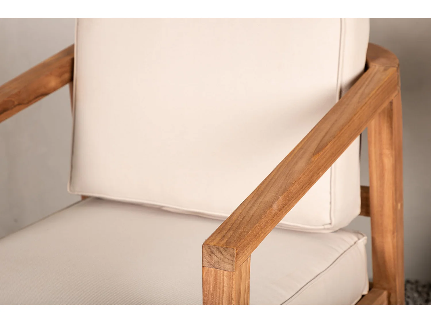 Cuscino da giardino Cushio per sedia color crema.