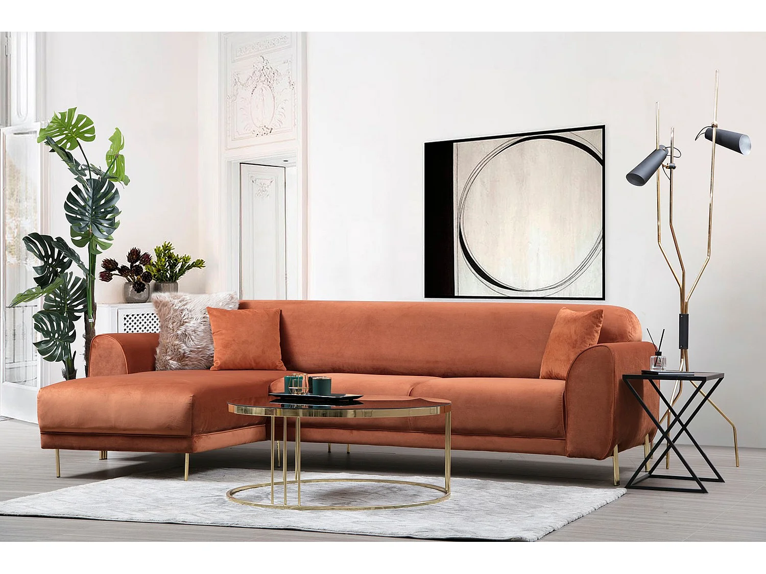 Liza design hoekbank links in oranje fluweel en goud stalen poten