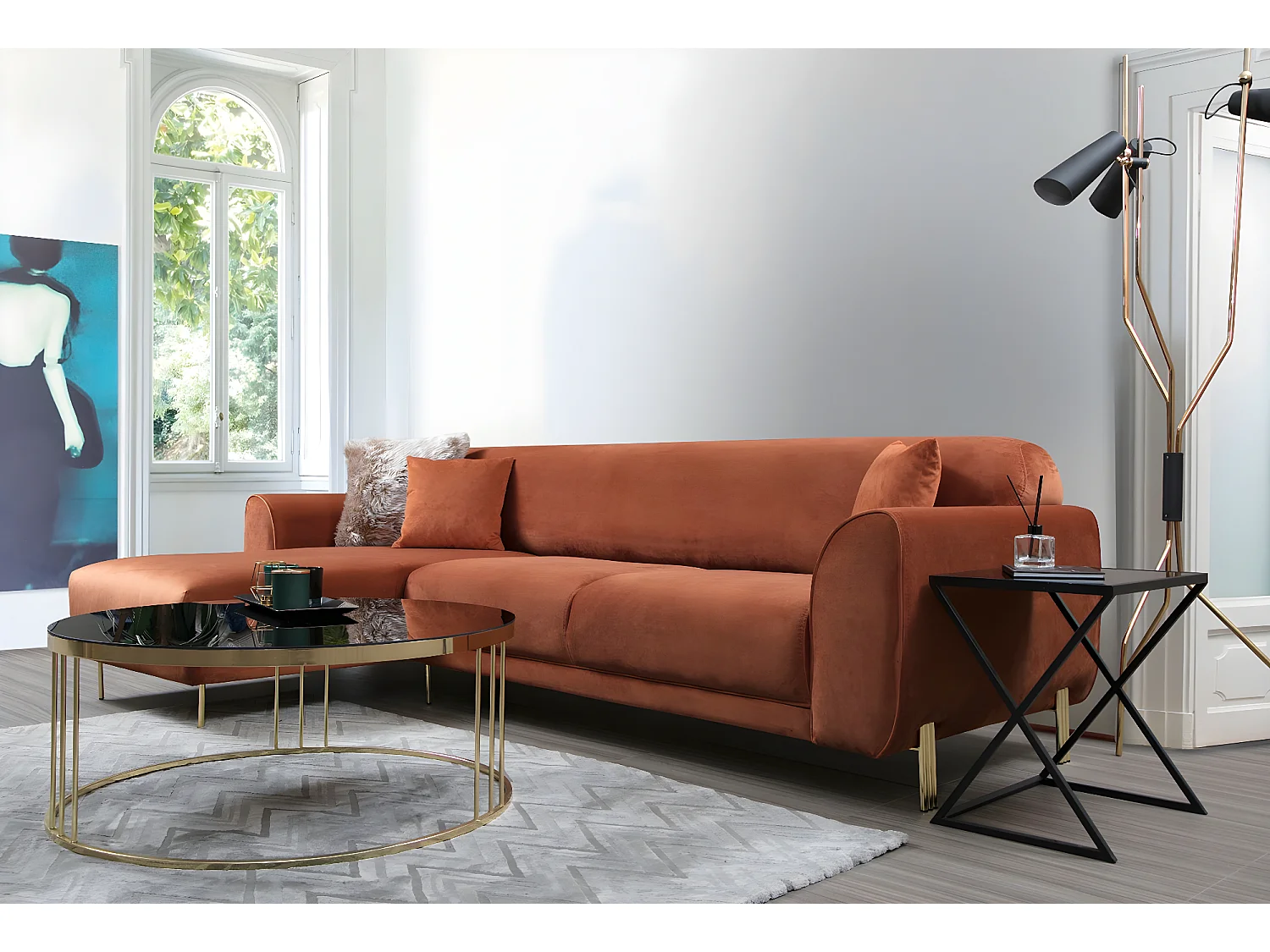 Liza design hoekbank links in oranje fluweel en goud stalen poten