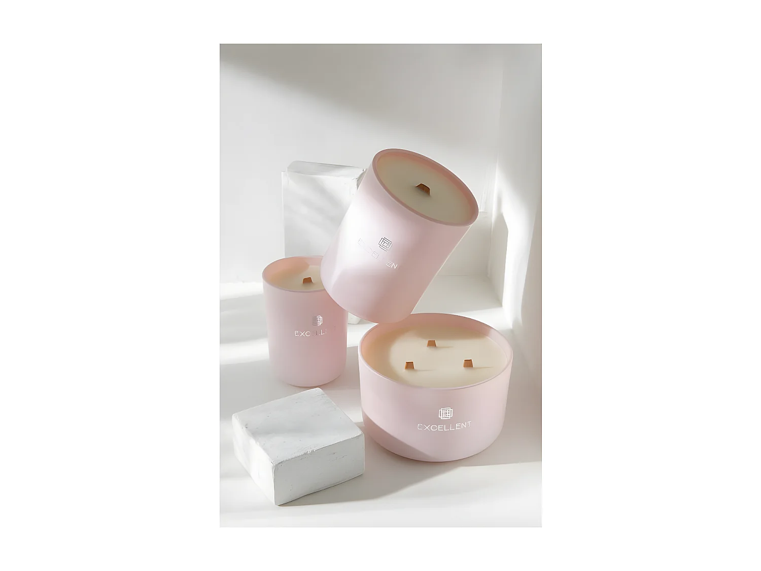 Vela perfumada de interior en vidrio rosa 8x8x11 cm