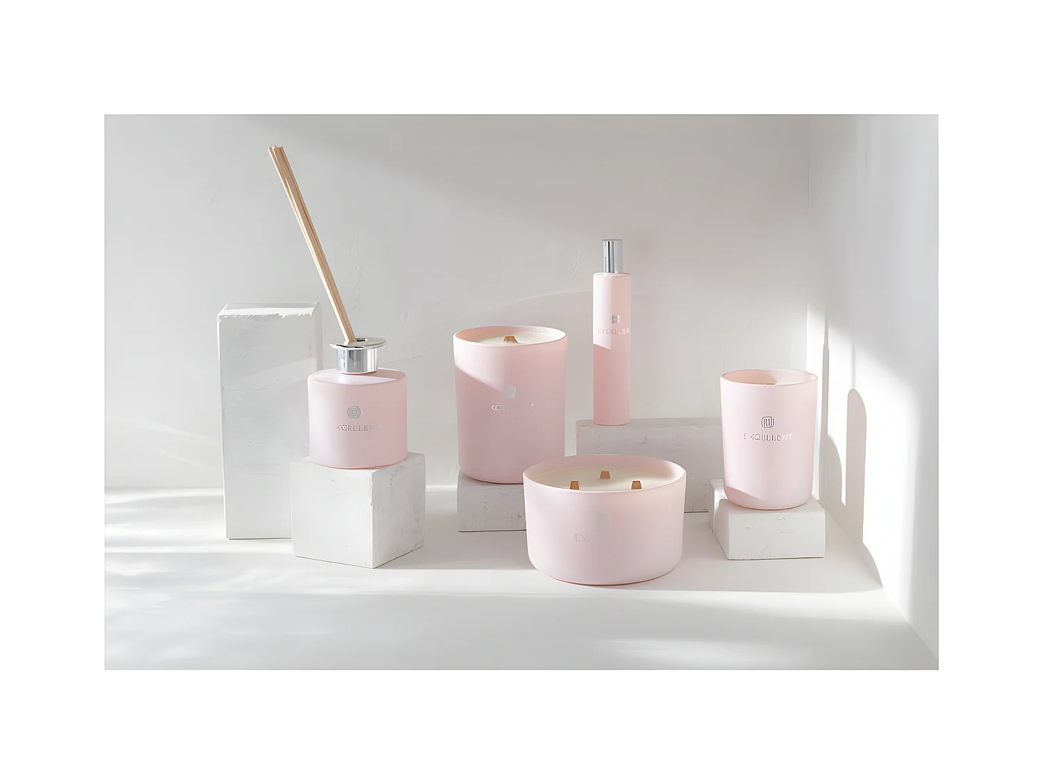 Vela perfumada de interior en vidrio rosa 8x8x11 cm