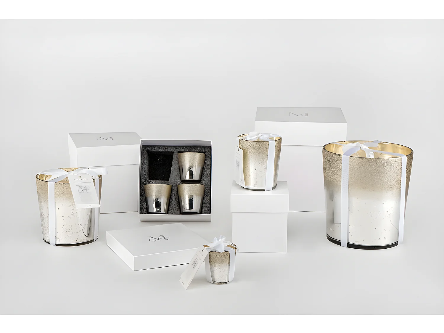 Candela profumata in vetro argento 21x21x22 cm