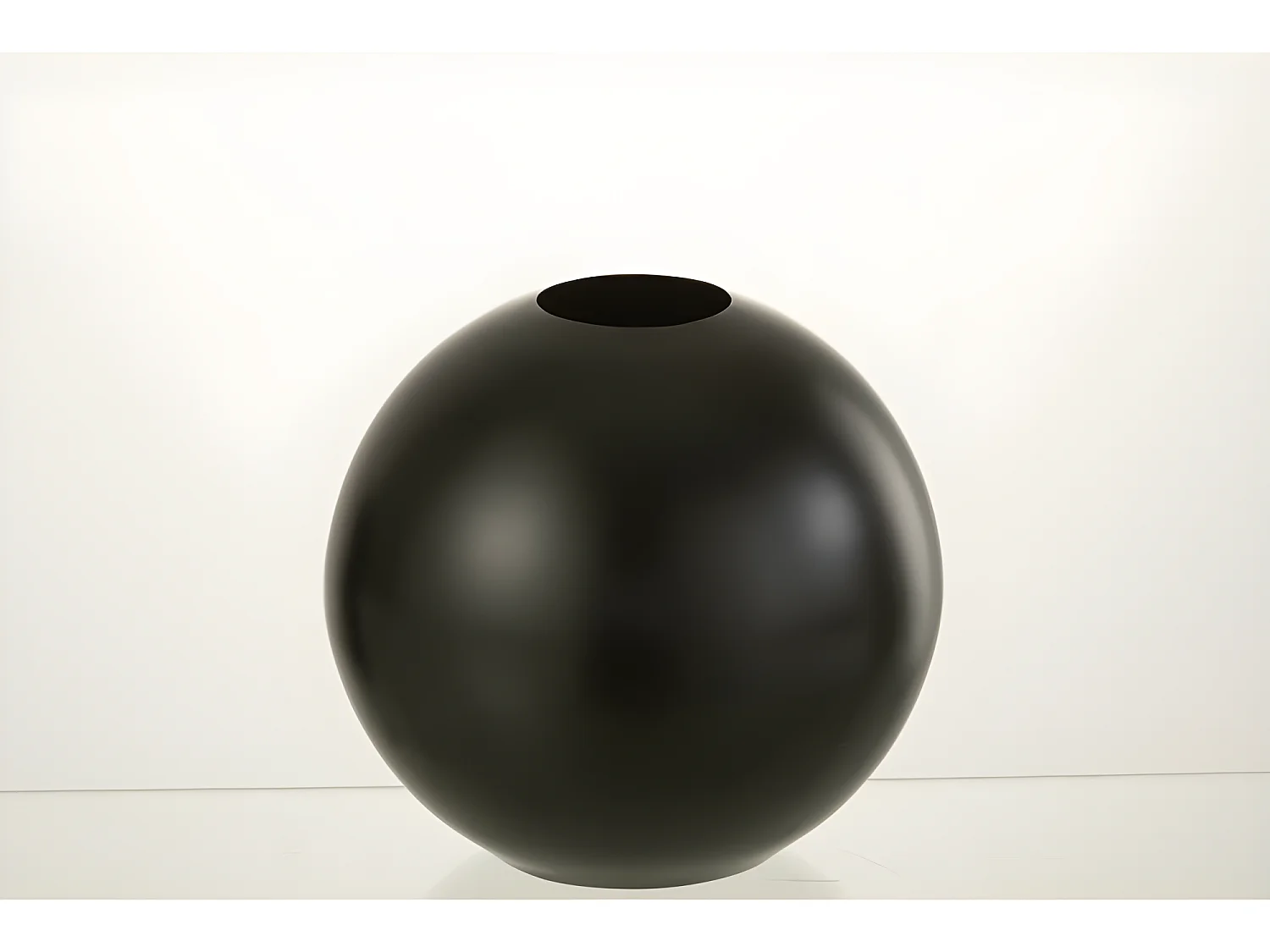 Vaso a sfera in metallo nero 20x20x19 cm