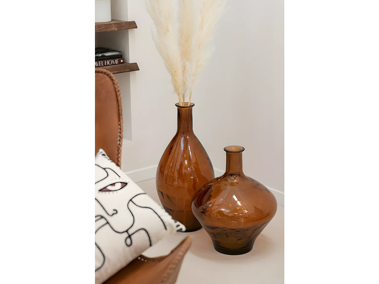 Vase gonflé en verre marron 36x36x46 cm