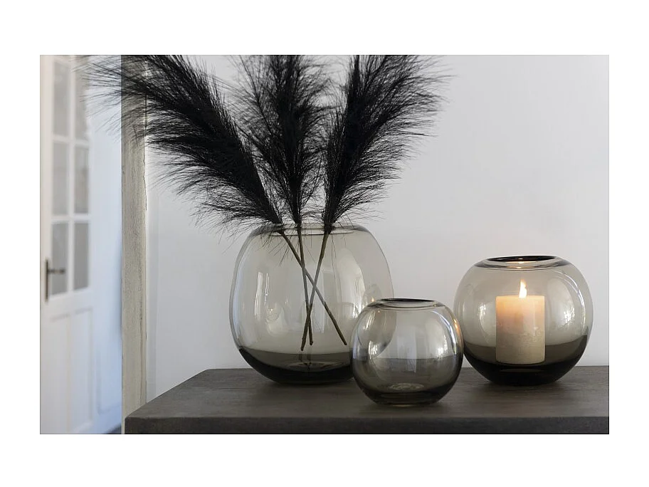 Jarrón de vidrio gris en forma de bola de 15x15x13.5 cm