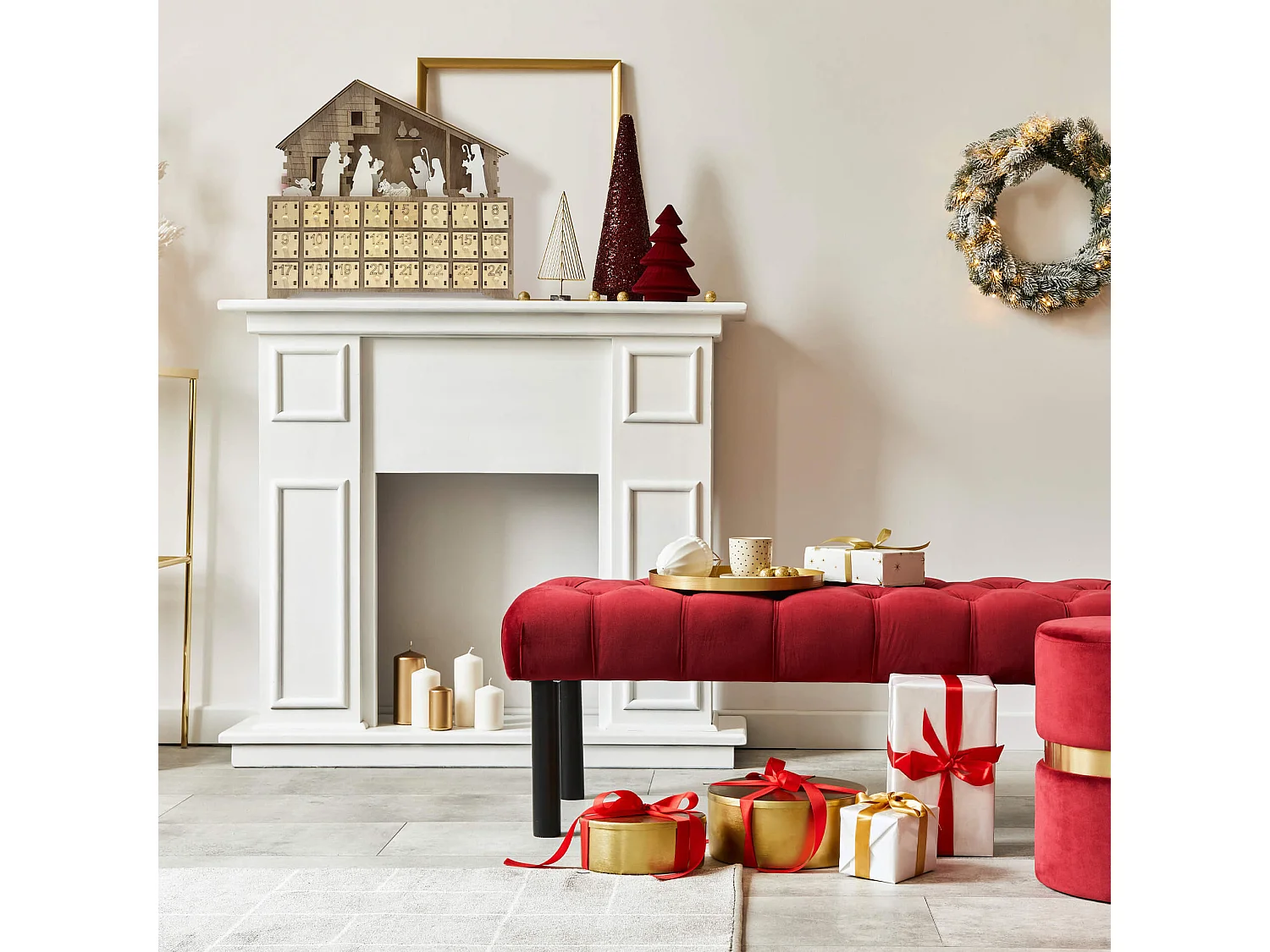 Calendrier de l'Avent avec 24 Tiroirs et Crèche en Bois Sculpté Décoration de Noël