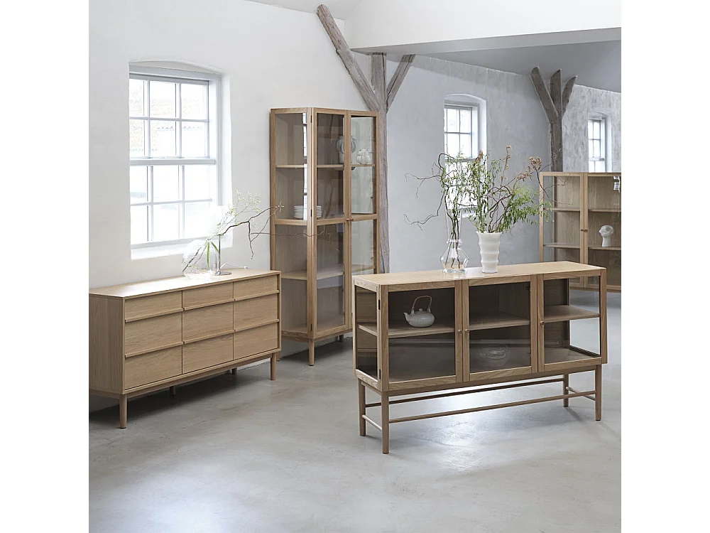 Cahir - Buffet 3 portes en verre trempé et bois L132cm : Couleur - Bois clair