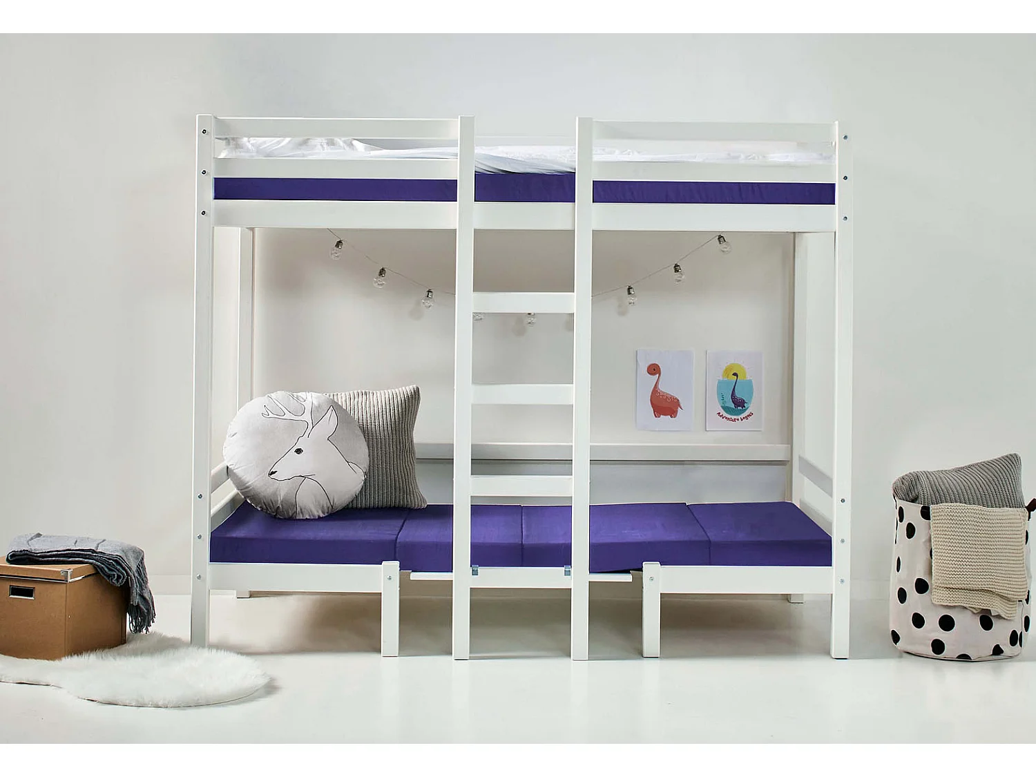 Basic Lit superposé Jumbo avec canapé violet, bureau et sommiers à lattes inclus.