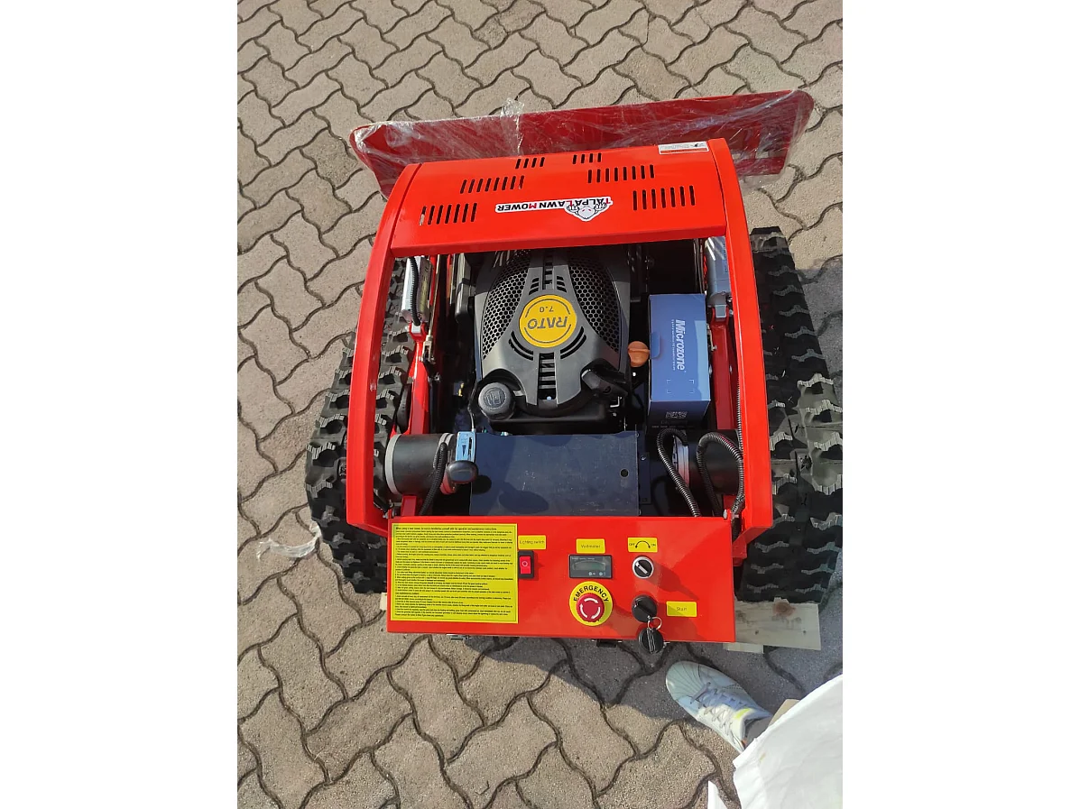 Tagliaerba Trincia Spalaneve Apripista Con Benna Cingolato Telecomandato con motore 200cc