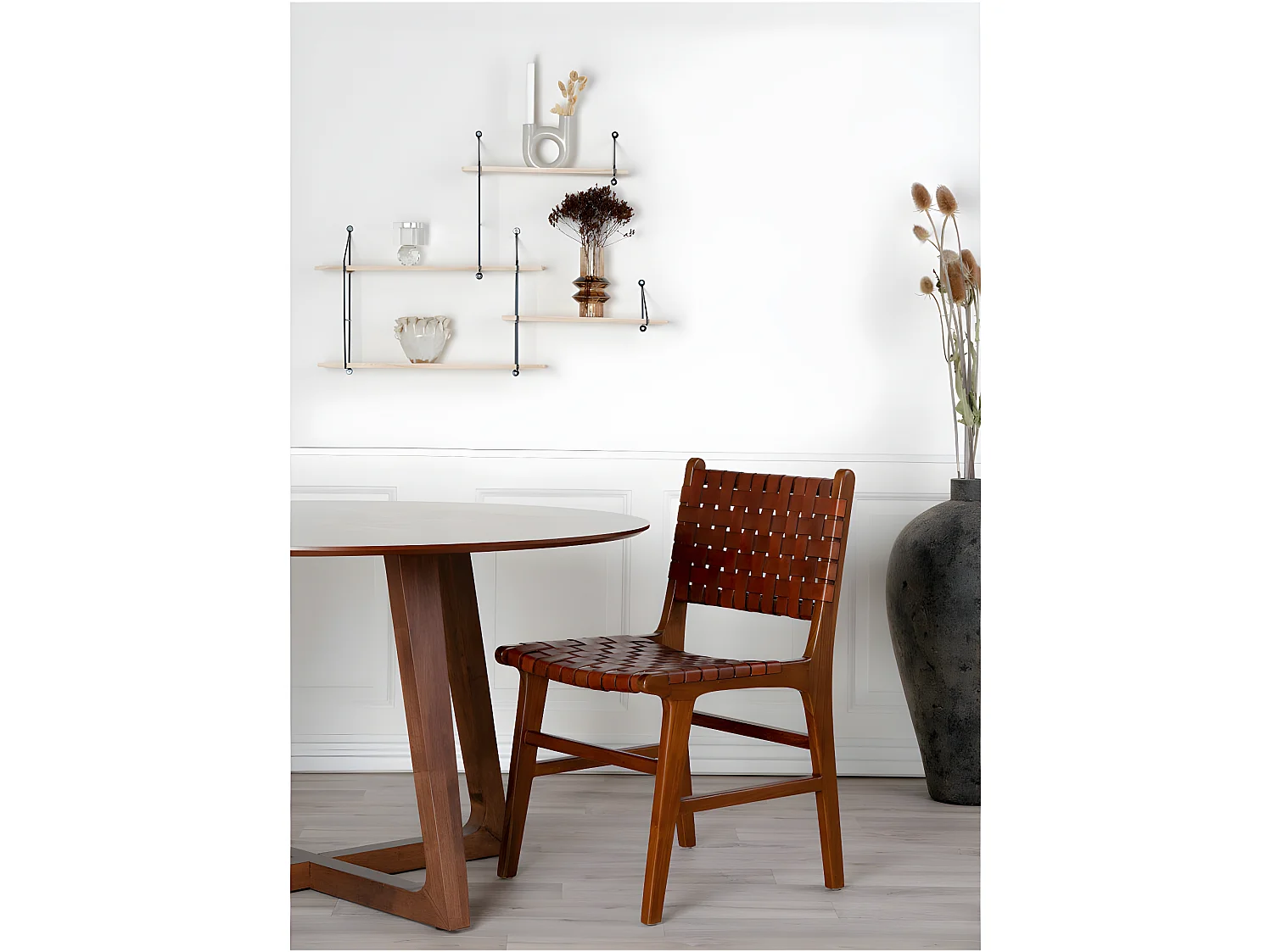 Chaise De Salle À Manger Perugia En Cuir Marron Avec Des Pieds En Teck