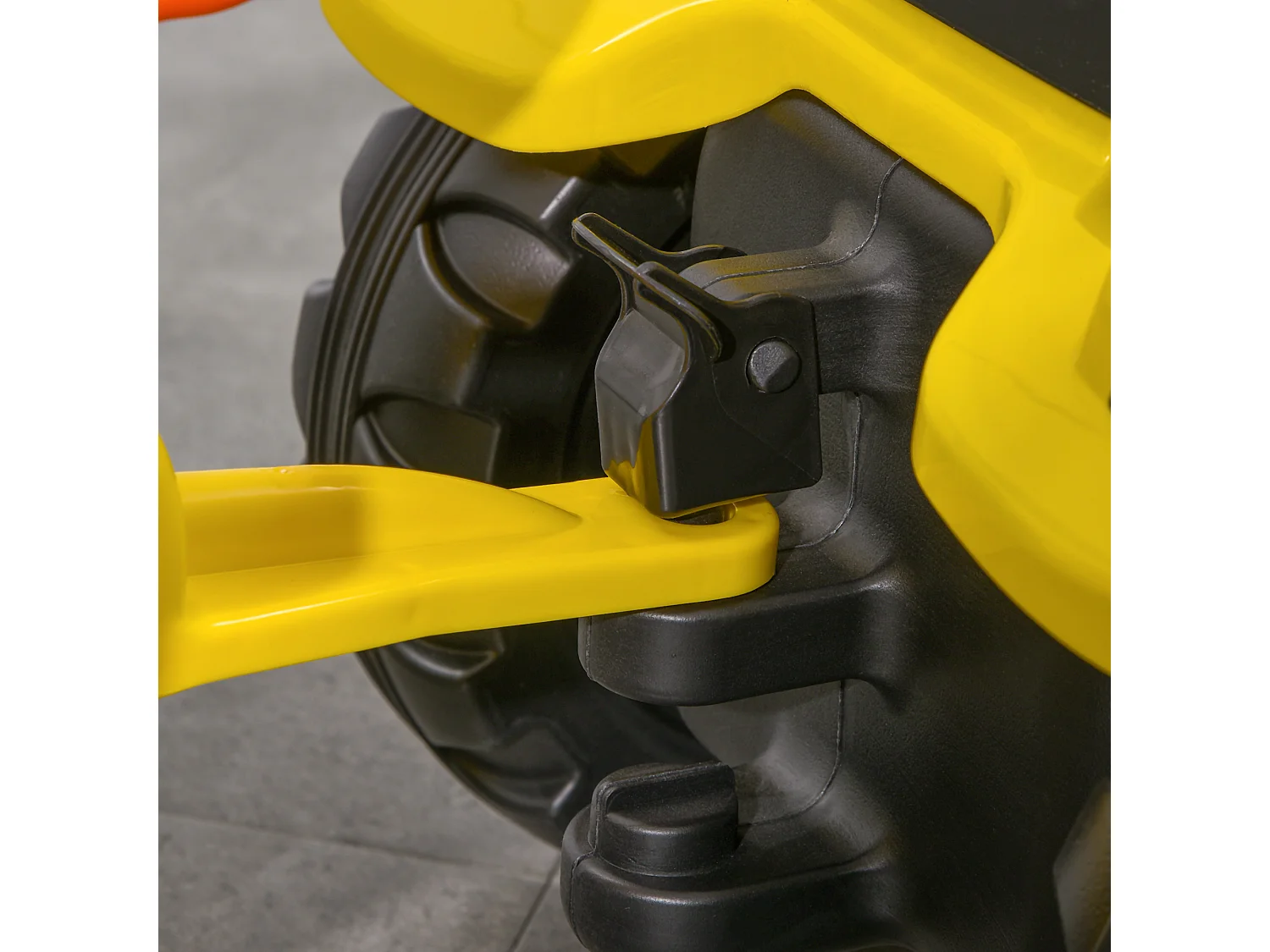 Tractor infantil amarillo 133x42x51 cm HOMCOM