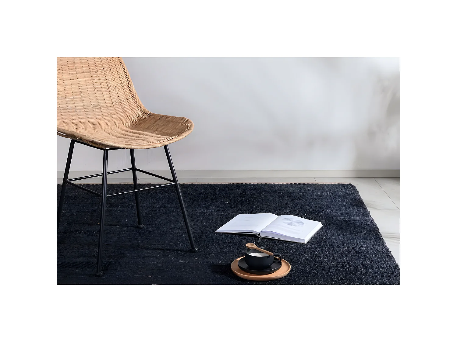 Kali vloerkleed 240x170 cm jute zwart.