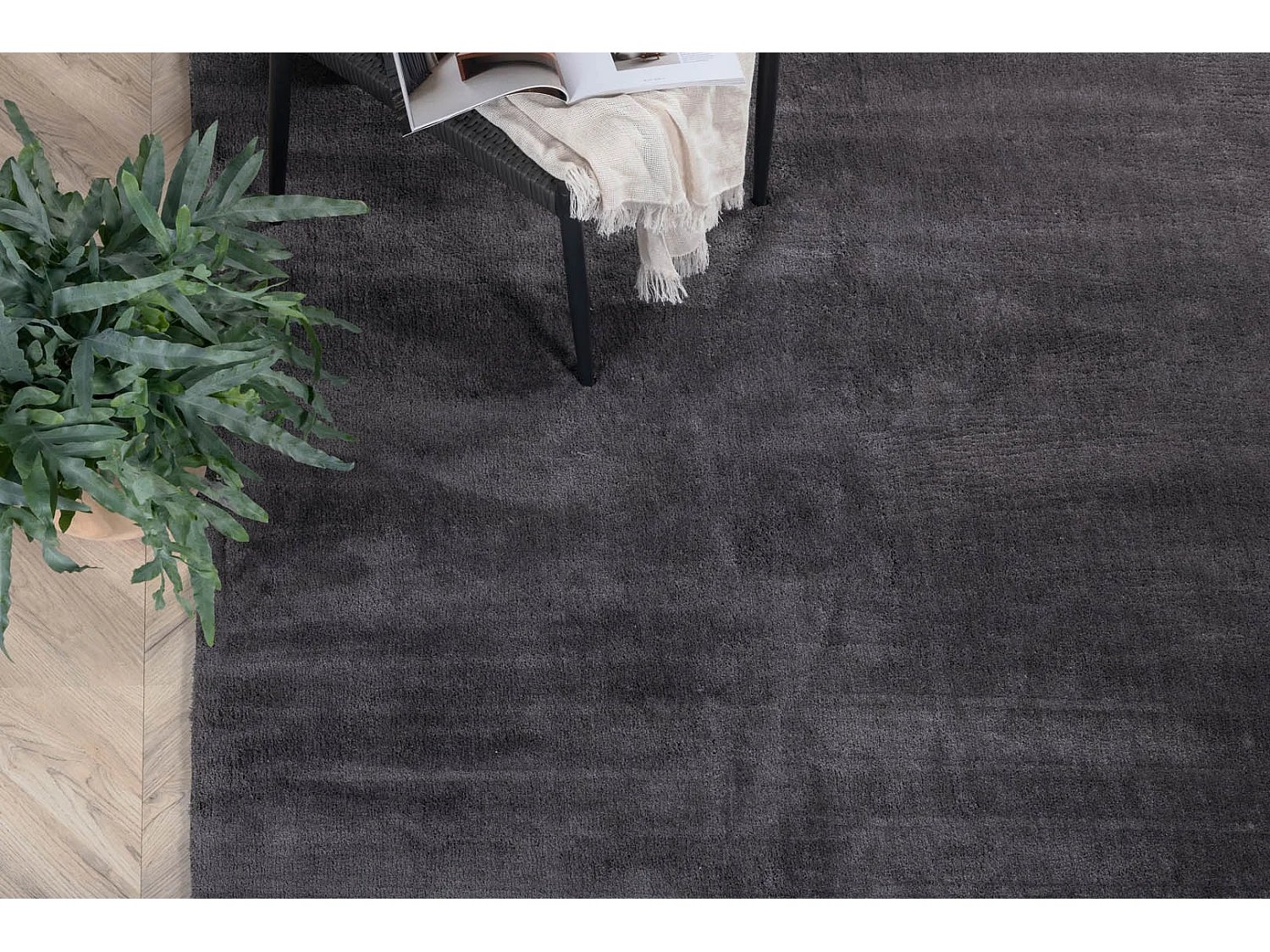 Undra tapis 240x170 cm polyester gris foncé.