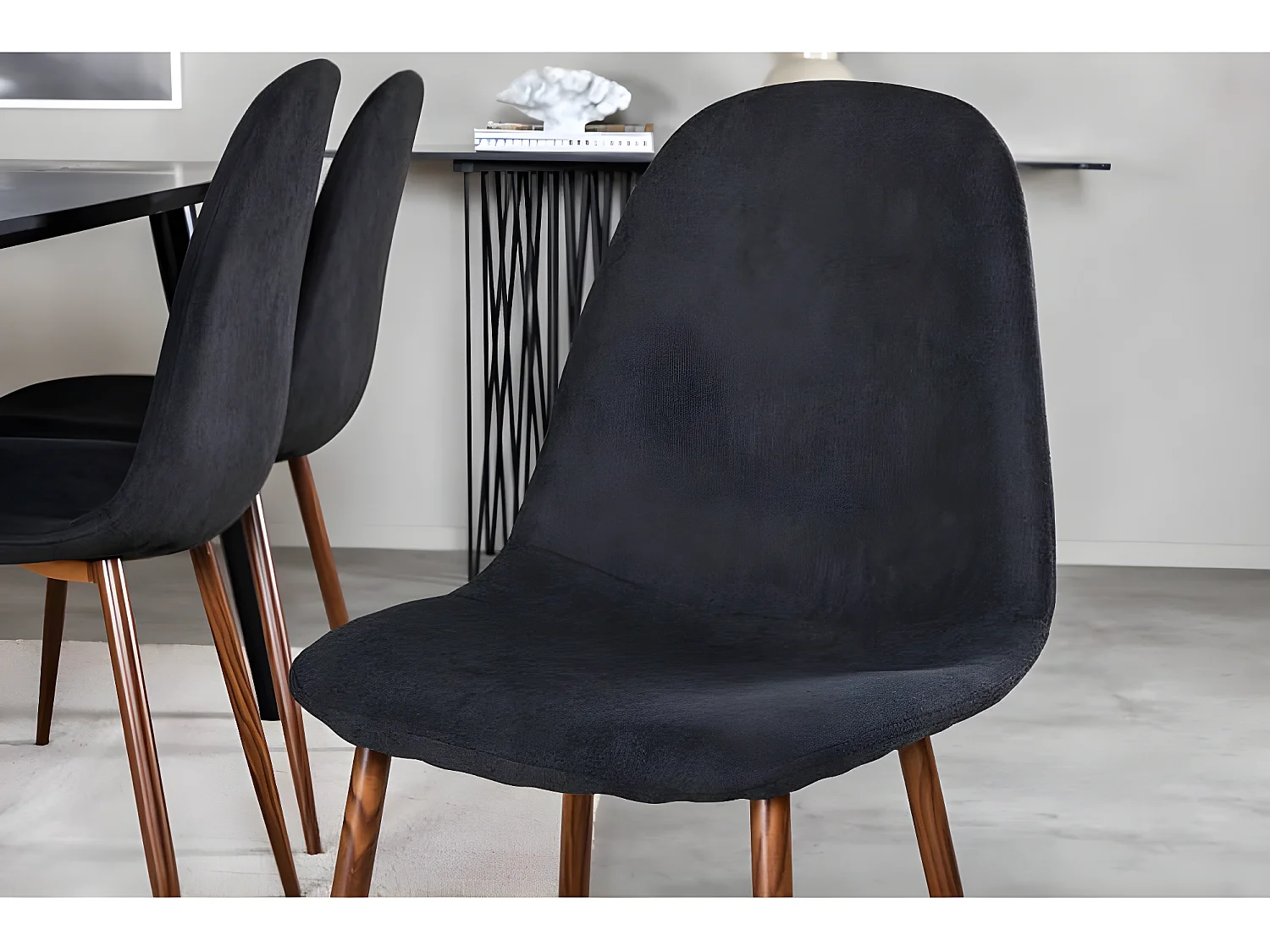 Polar eetkamerstoel zwart.