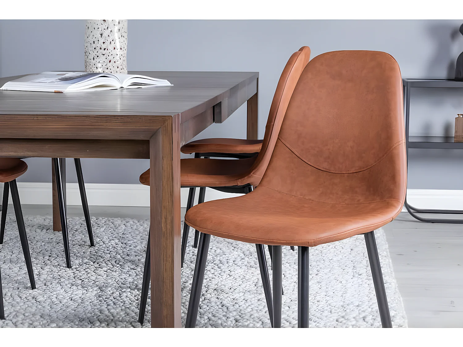 Polar Esszimmerstuhl braun.
