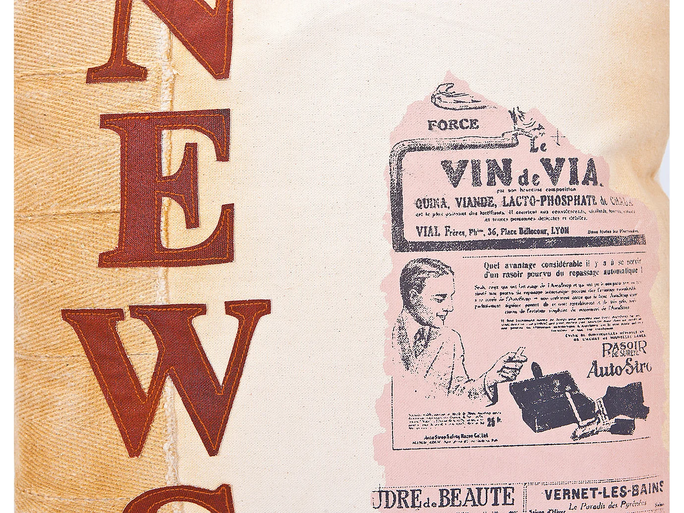 Almohada Likka marrón.