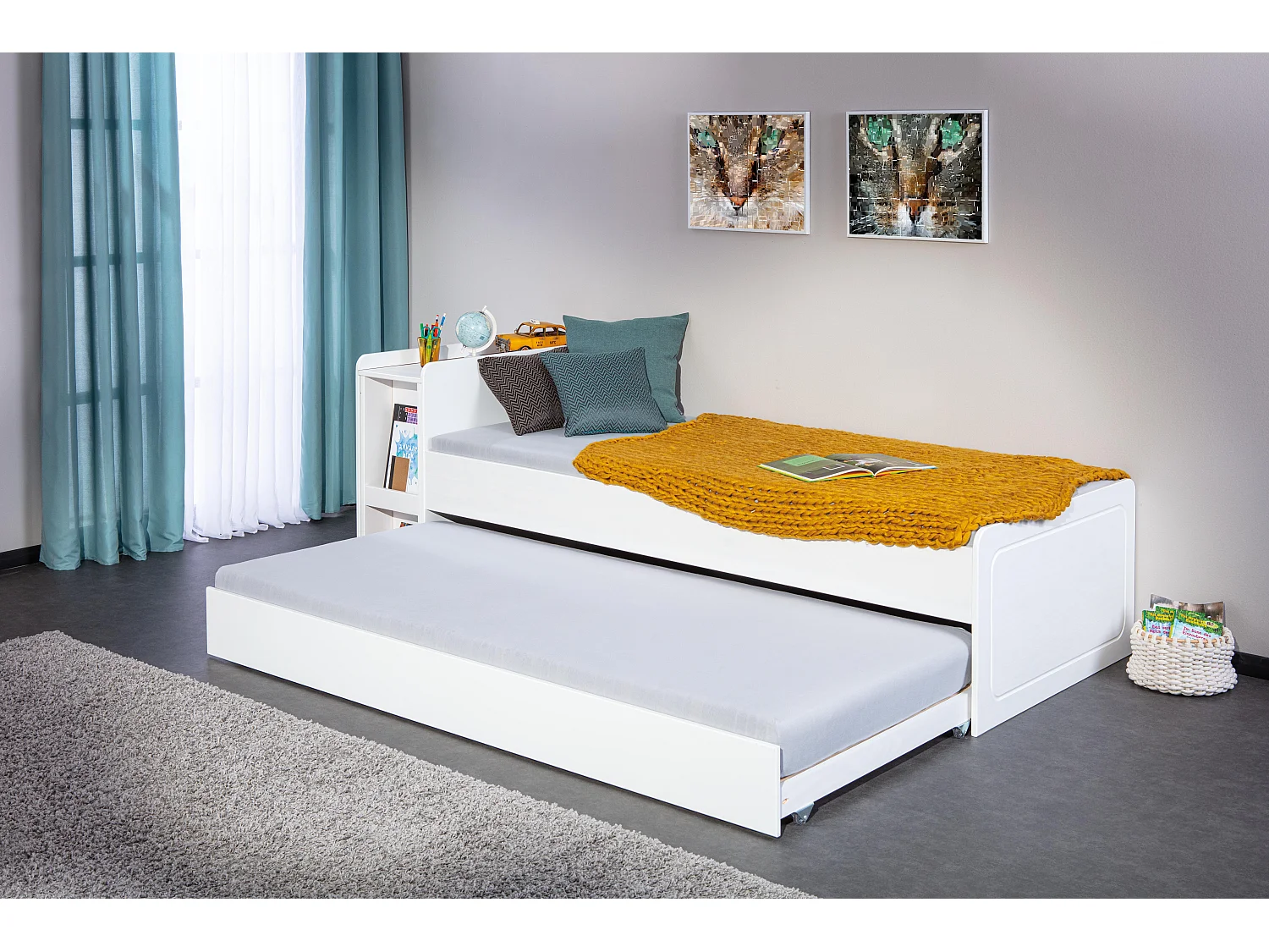 Negras bed en uitschuifbaar bed incl. 2 lattenbodems, 1 uitschuifbaar bureau met 2 vakken wit.