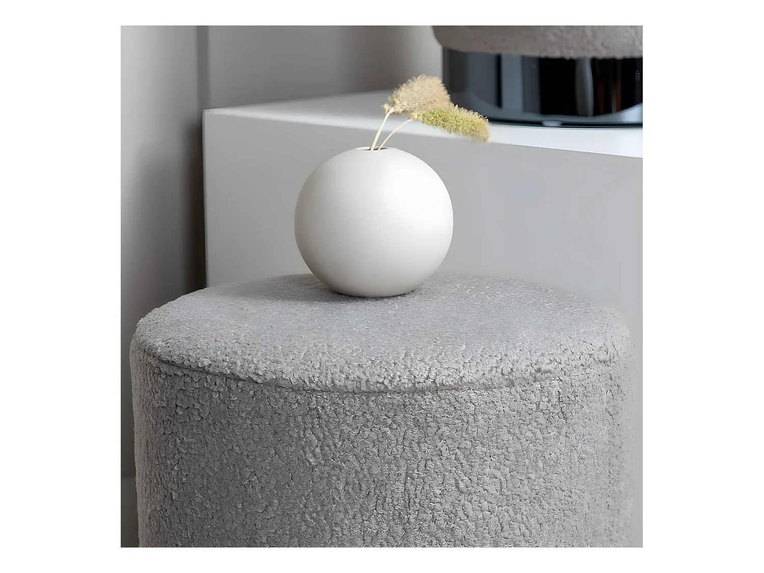 Benji poef, hocker Ø35cm teddystof zwart, bruin.