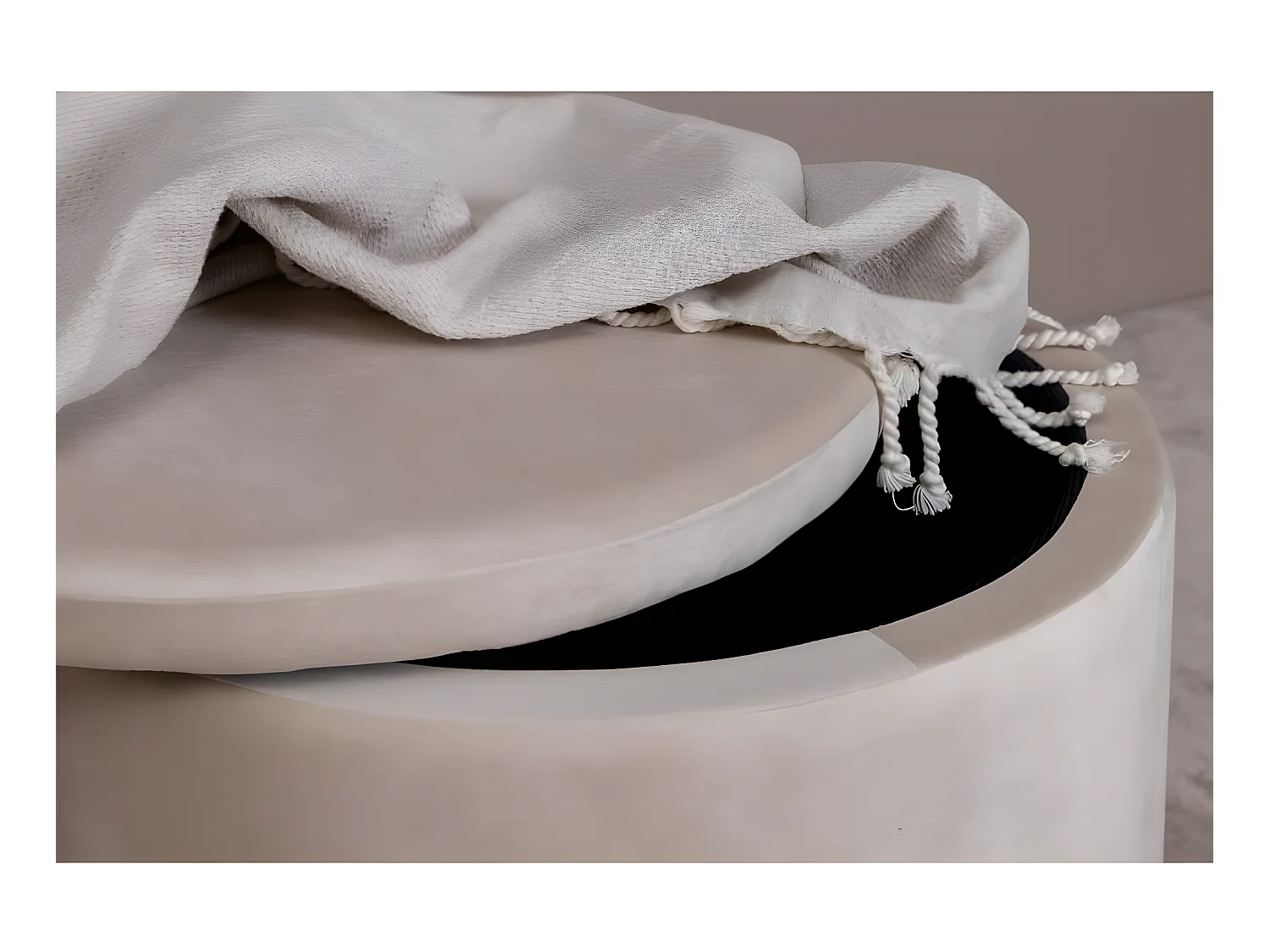 Dunken poef, hocker met opbergruimte Ø51cm velours beige.