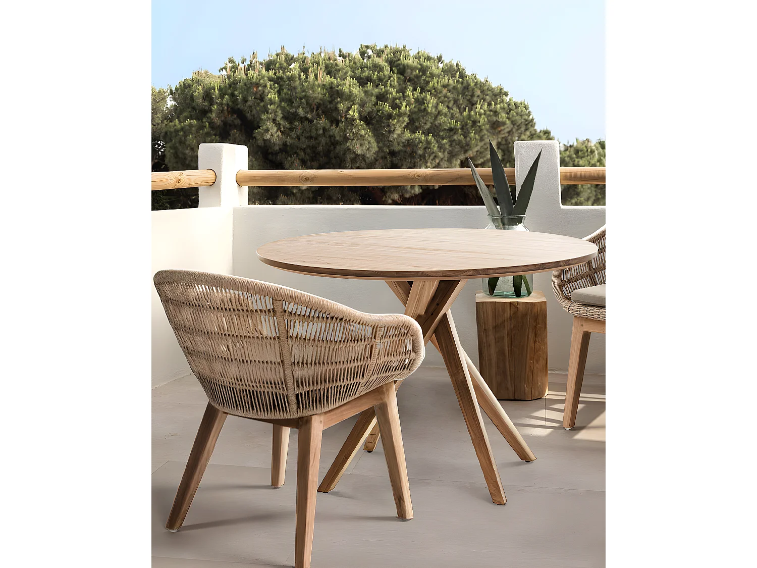 Shiraz - Table repas ronde en teck massif D110 cm 4/6 pers.