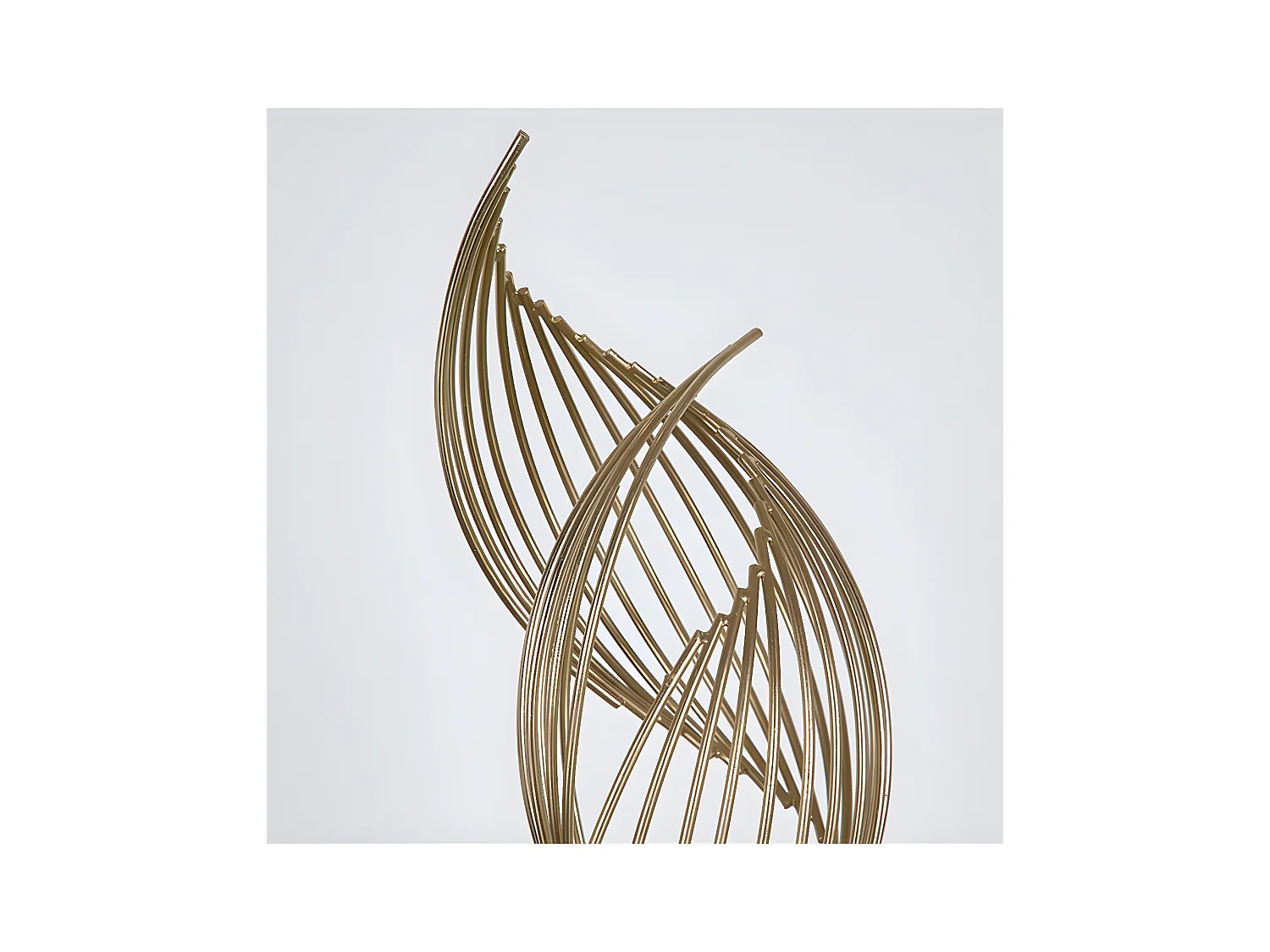 Adorno espiral en hierro dorado con base de marmol eclipse