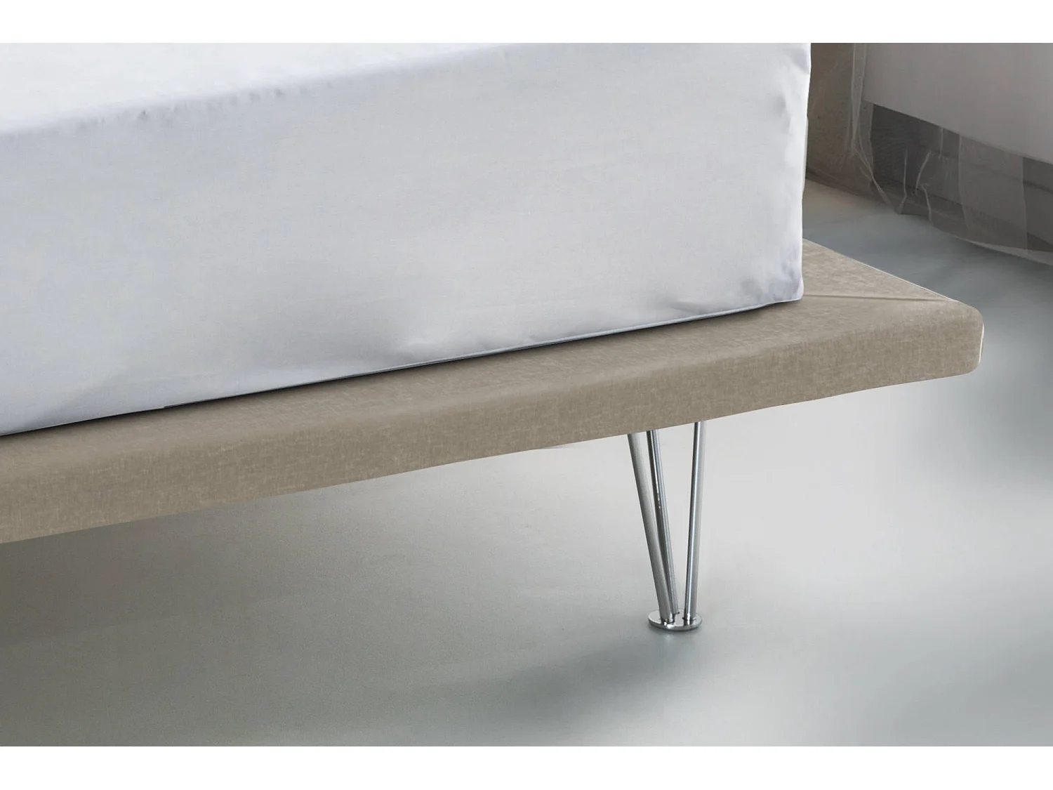 Cama matrimonial Dgaviol, Cama fija en tela con pies, 100% Made in Italy, adecuado para colchón Cm 160x200, Beige