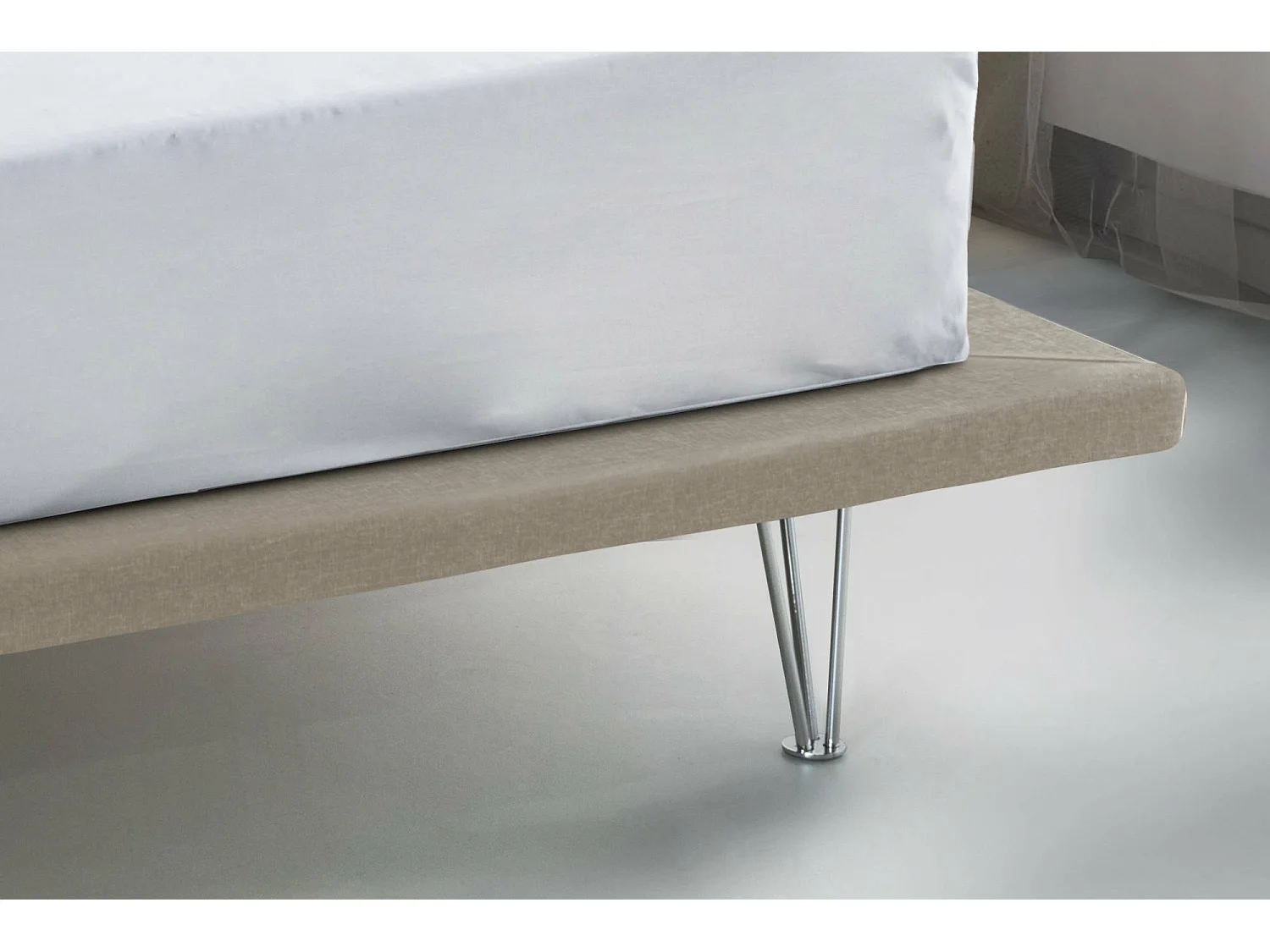 Cama matrimonial Dgaviol, Cama fija en tela con pies, 100% Made in Italy, adecuado para colchón Cm 160x200, Beige