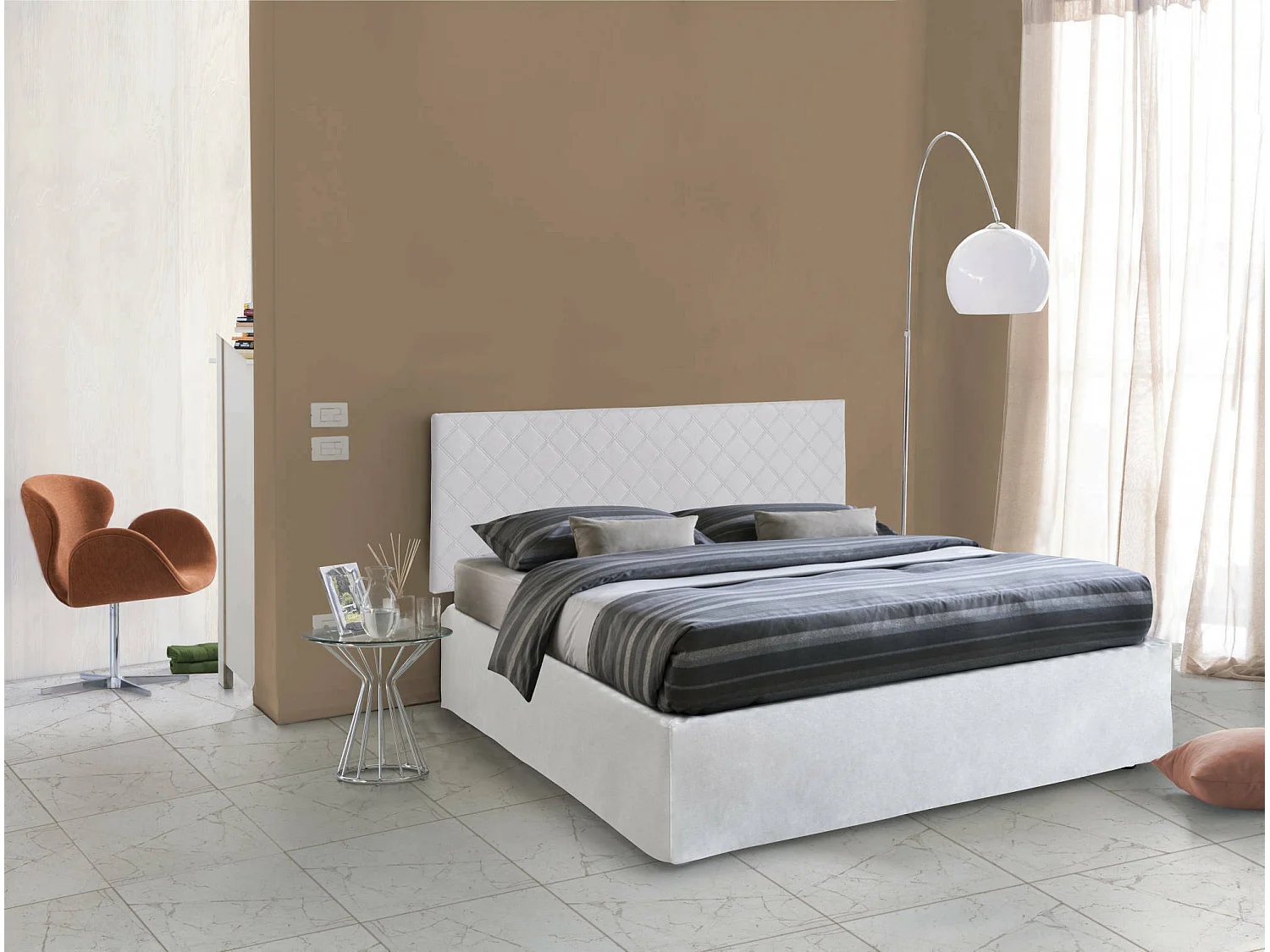 Doppelbett Dberish, Kopfteil-Set aus Kunstleder mit orthopädischer Basis und Volant, 100% Made in Italy, inklusive Matratze, 160 x 190 cm, WeiÃŸ