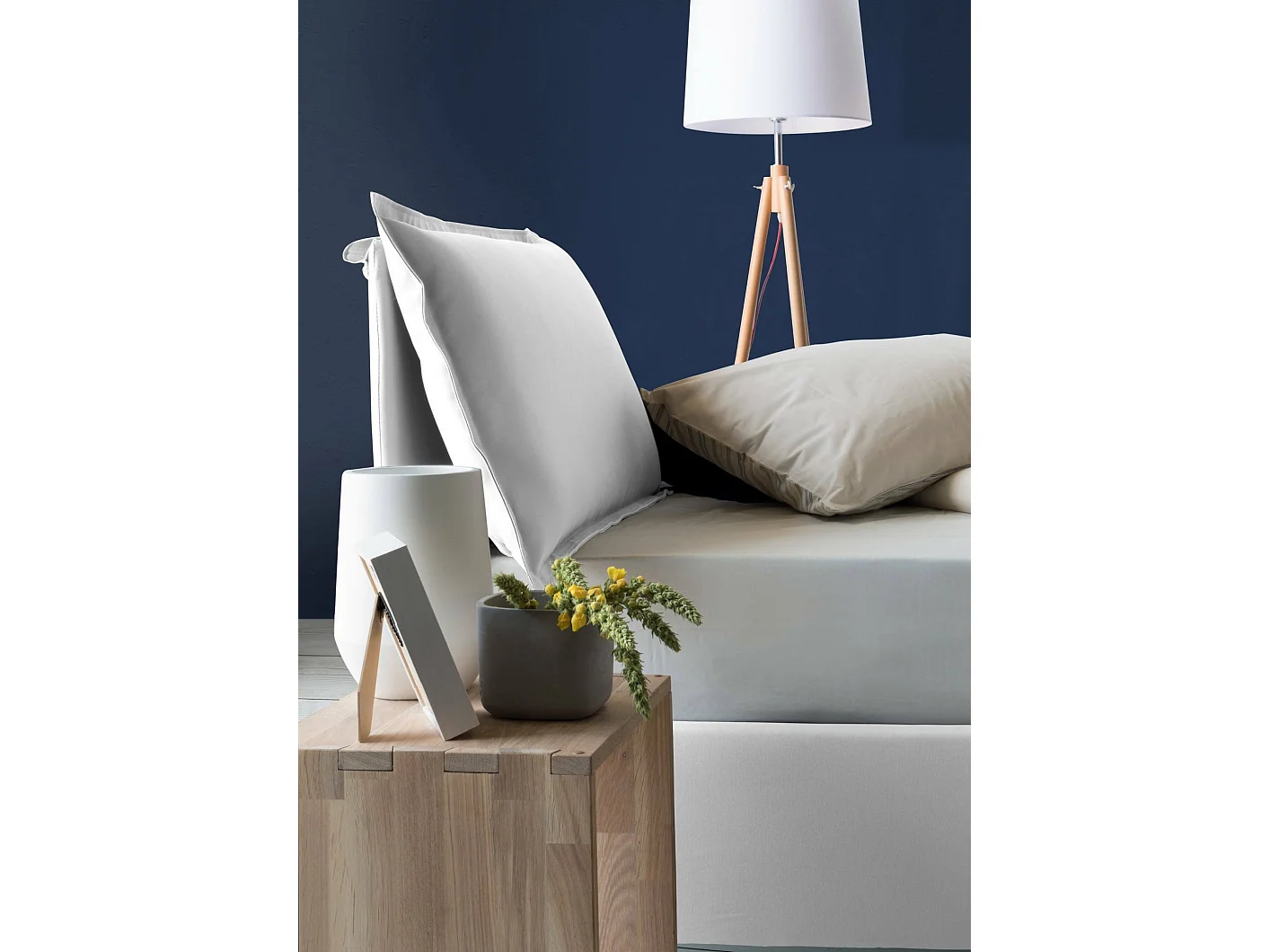 Einzelbett Dloset, Containerbett mit Stoffbespannung, 100% Made in Italy, Frontöffnung, mit Matratze Cm 90x190 enthalten, WeiÃŸ