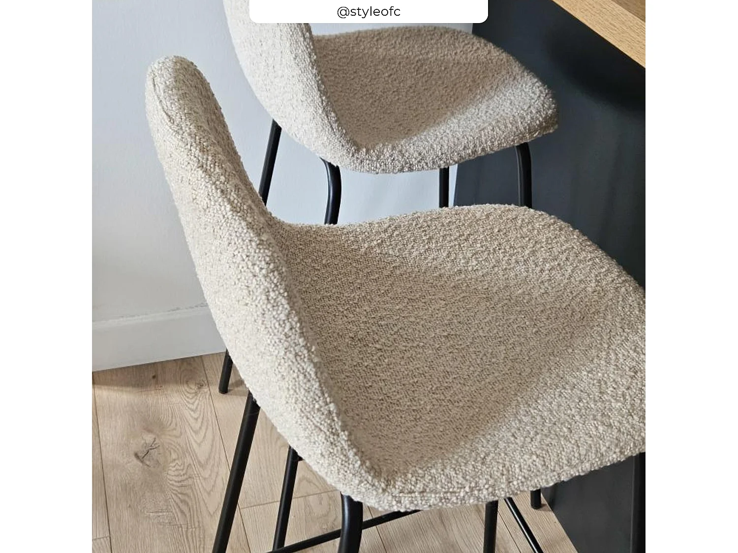 Lot de 2 chaises pour îlot central 65.5 cm en tissu bouclette beige - Henrik