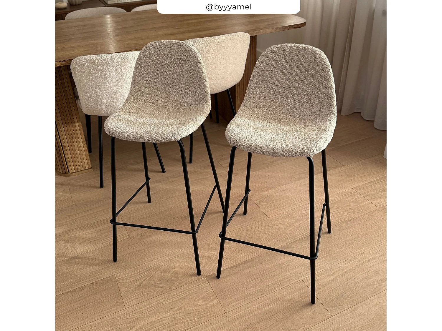 Lot de 2 chaises pour îlot central 65.5 cm en tissu bouclette beige - Henrik