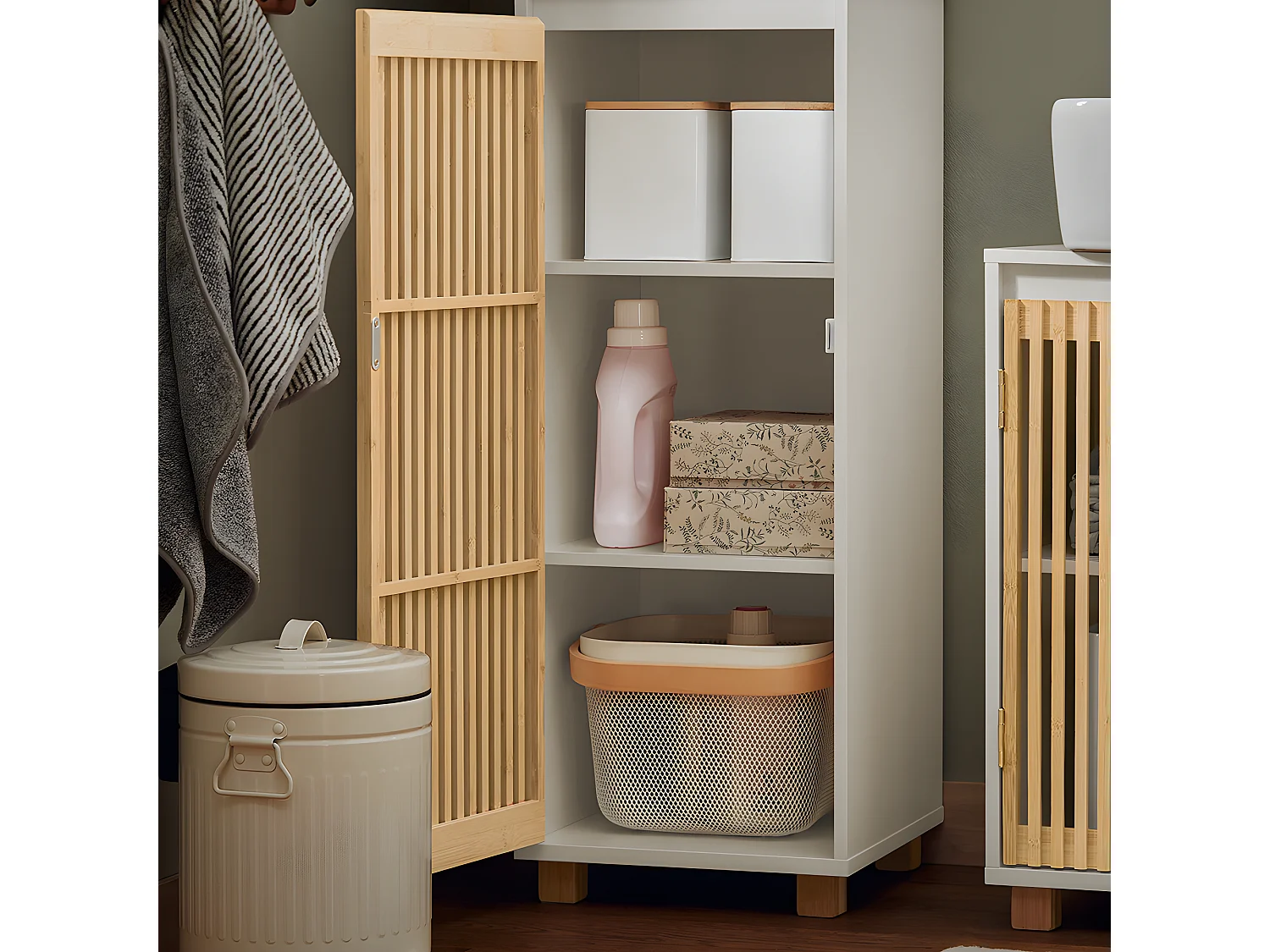 SoBuy BZR127-W Meuble Colonne Armoire de Salle de Bain Étagère Étroite Meuble de Rangement Salle de Bain avec 2 Portes, 1 Compartiment