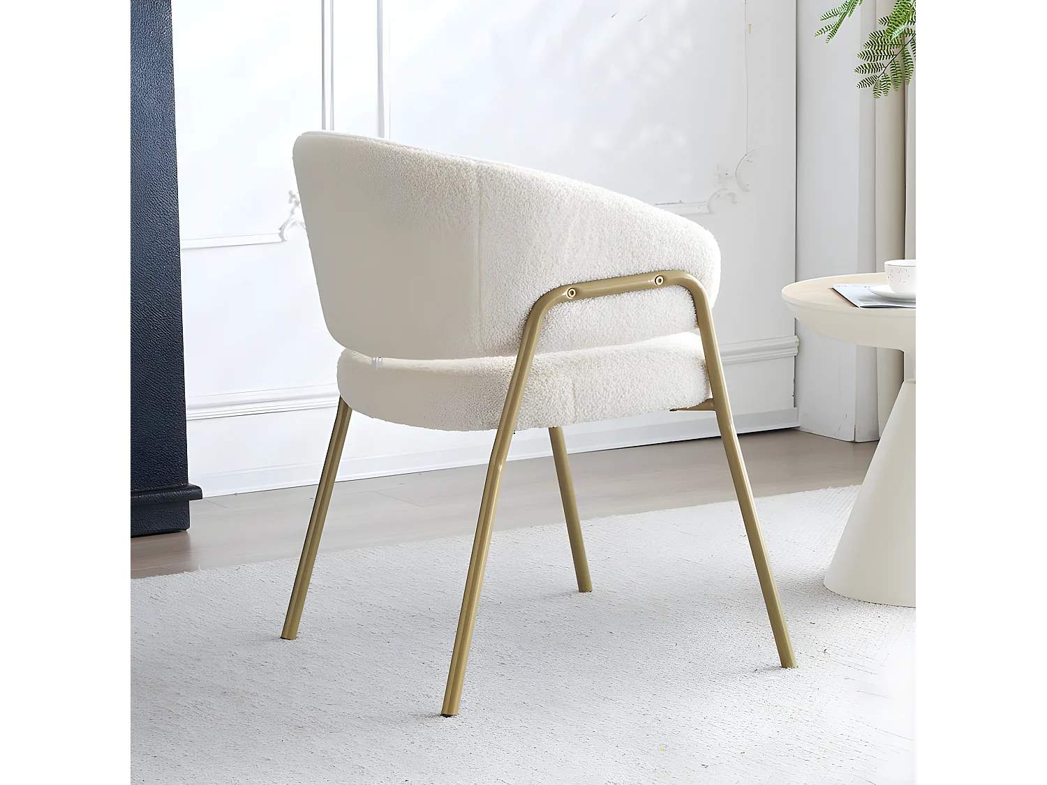 Chaise - tissu en sherpa - pieds dorés - beige