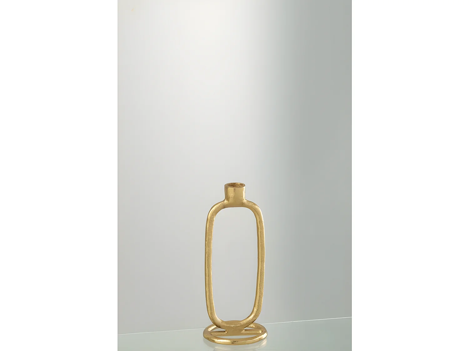 Candelabro ovalado de aluminio dorado de 10x10x24 cm