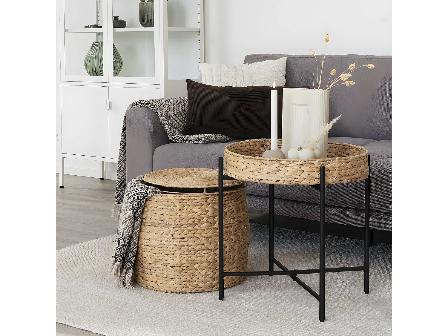 MAUREEN - Table d'appoint Plateau en Jacinthe Tressée Amovible Pieds en Métal Laqué Noir