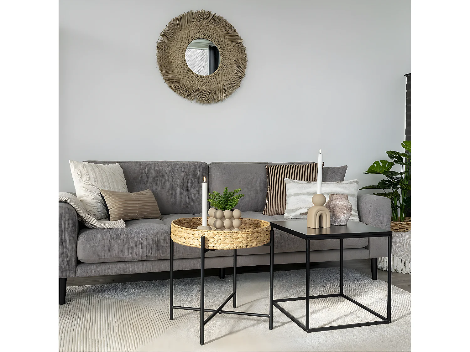 MAUREEN - Table d'appoint Plateau en Jacinthe Tressée Amovible Pieds en Métal Laqué Noir