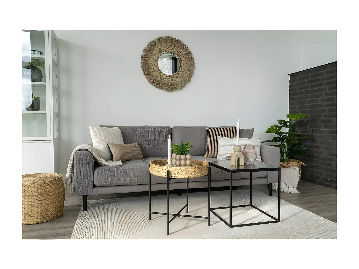 MAUREEN - Table d'appoint Plateau en Jacinthe Tressée Amovible Pieds en Métal Laqué Noir