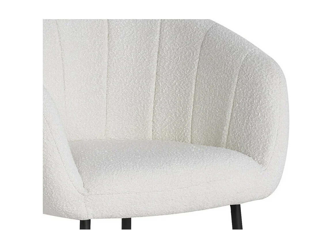 Chaise SEVILLE – Tissu bouclé blanc – Pieds métal noir – H79 x L57 x P62 cm
