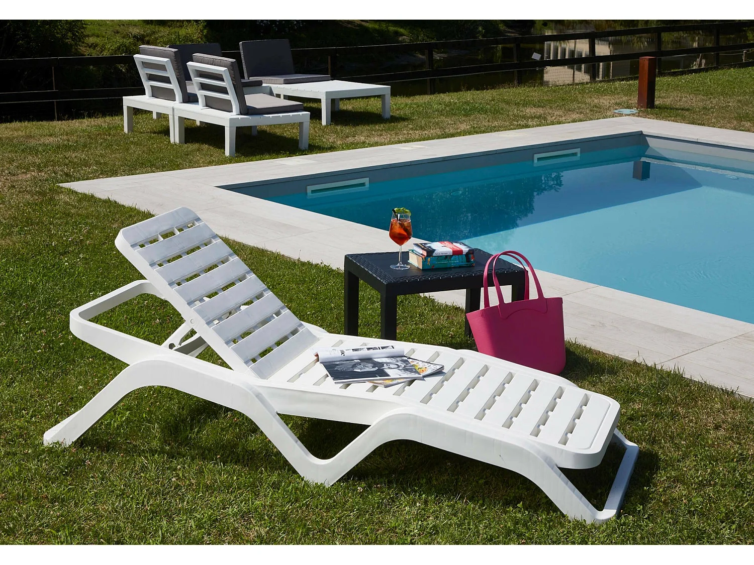 Chaise longue Ercolano, Chaise longue de jardin réglable, Chaise longue d'extérieur, 100% Made in Italy, 192x72h100 cm, Blanc