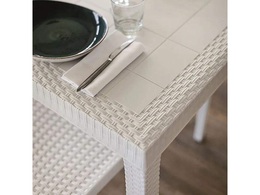 Table d'extérieur Marte, Etagère carrée fixe, Table de jardin polyvalente effet rotin, 100% Made in Italy, 80x80h74 cm, Blanc