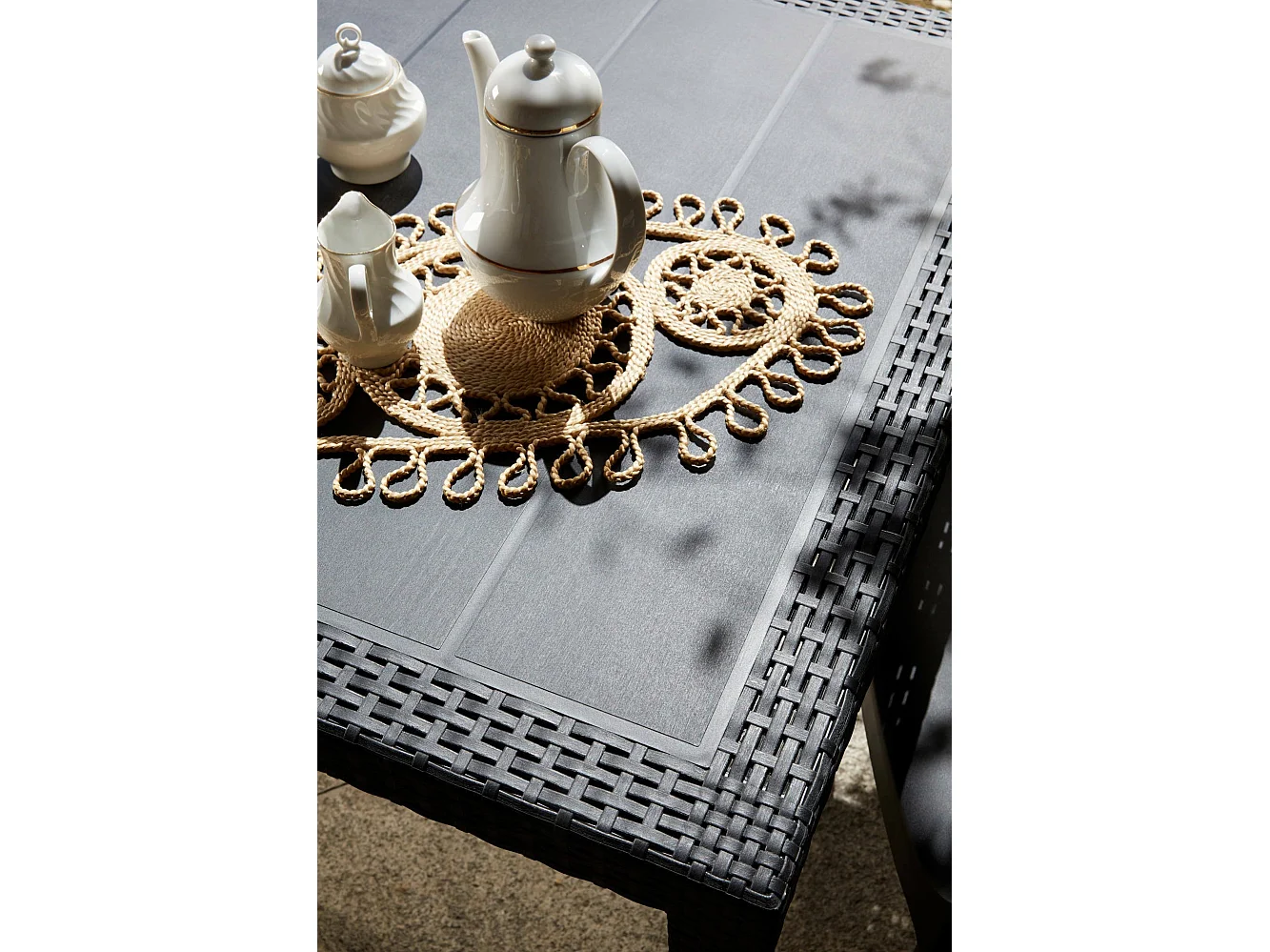 Table d'extérieur Portici, Étagère à manger rectangulaire, Table de jardin polyvalente effet rotin, 100% Made in Italy, 150x90h72 cm, Anthracite