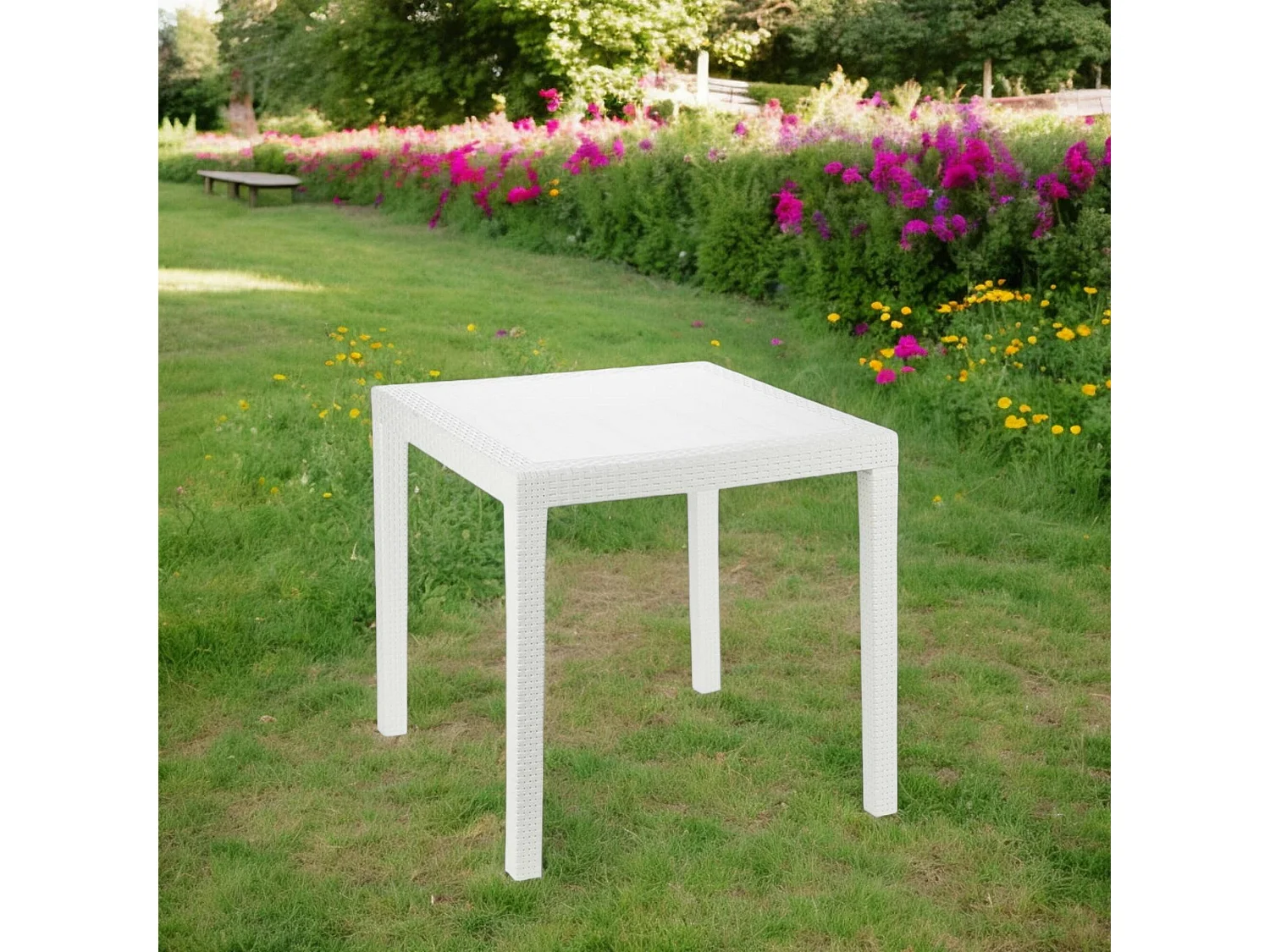 Mesa de exterior Agrigento, Mesa de jardim quadrada, Mesa de centro fixa com efeito rattan, 100% Fabricado em Itália, 80x80h72 cm, Branco