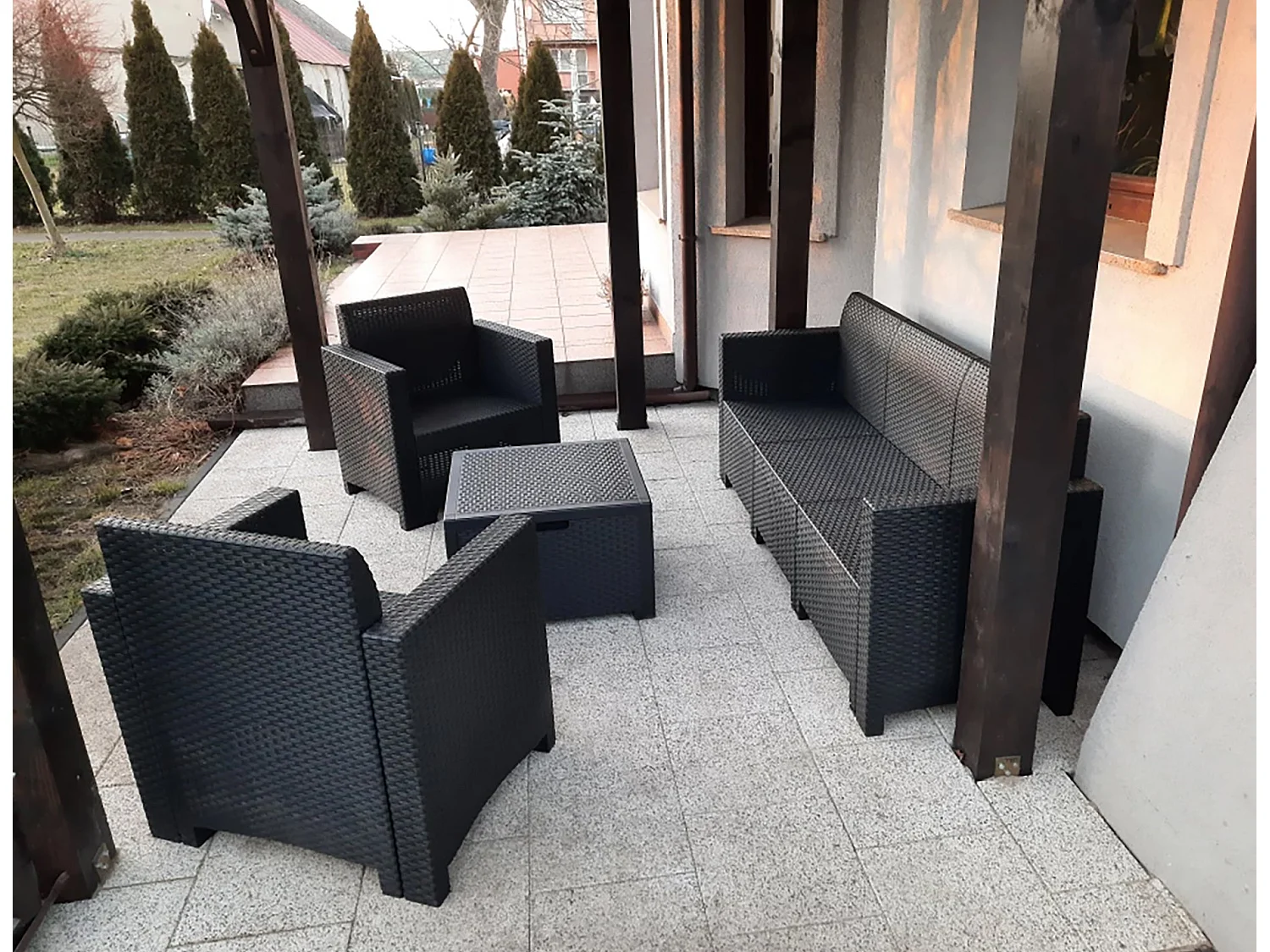 Conjunto de salón de exterior Venus, Conjunto de jardín con cojines, Zona de estar interior efecto ratán, 100% Made in Italy, Antracita